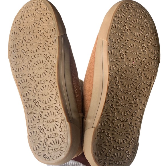 UGG Australia Youth Delaine Boot - Picture 4 of 5